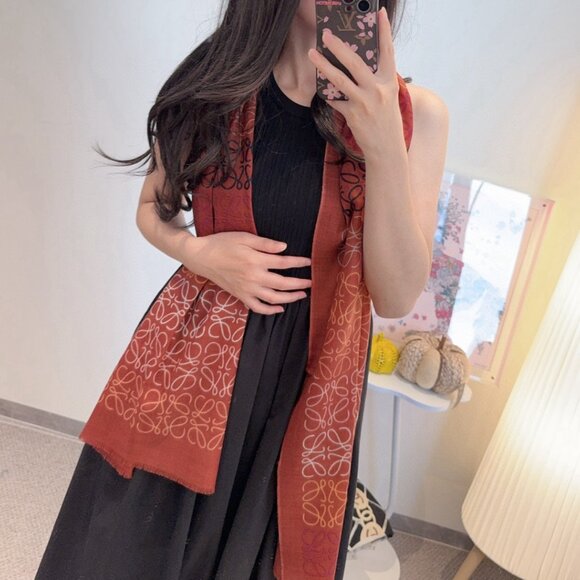 Loewe custom scarf - Picture 9 of 15